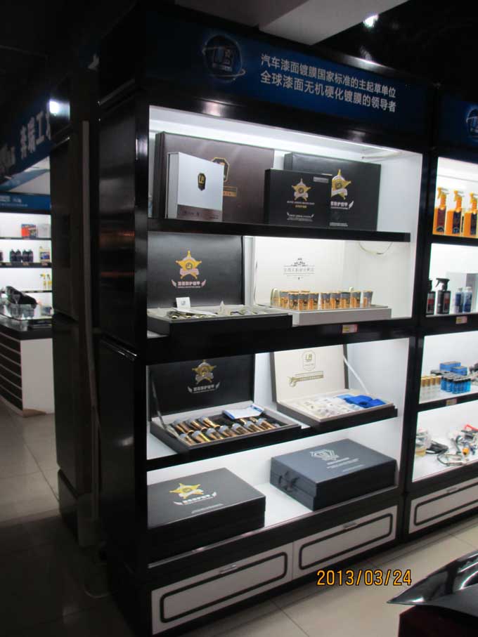 展柜色彩搭配技巧
